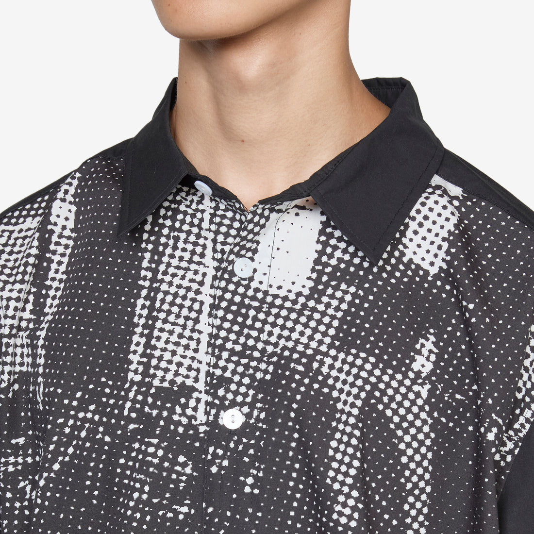 Chima Shortsleeve Shirt Black | White Shirts