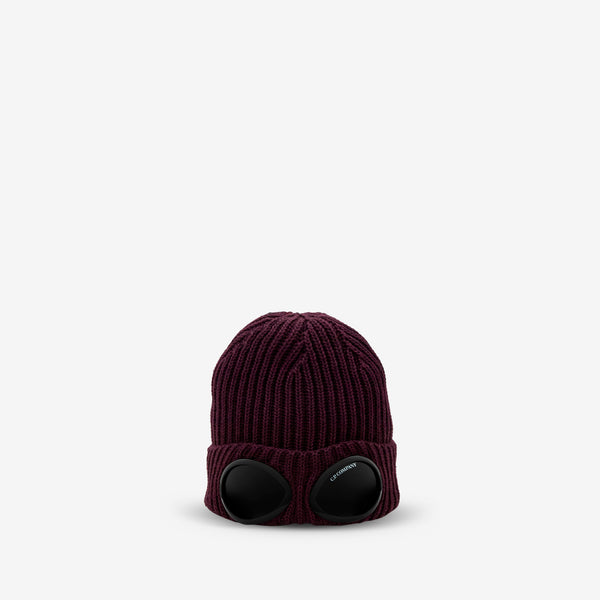 Woolly hat with goggles top