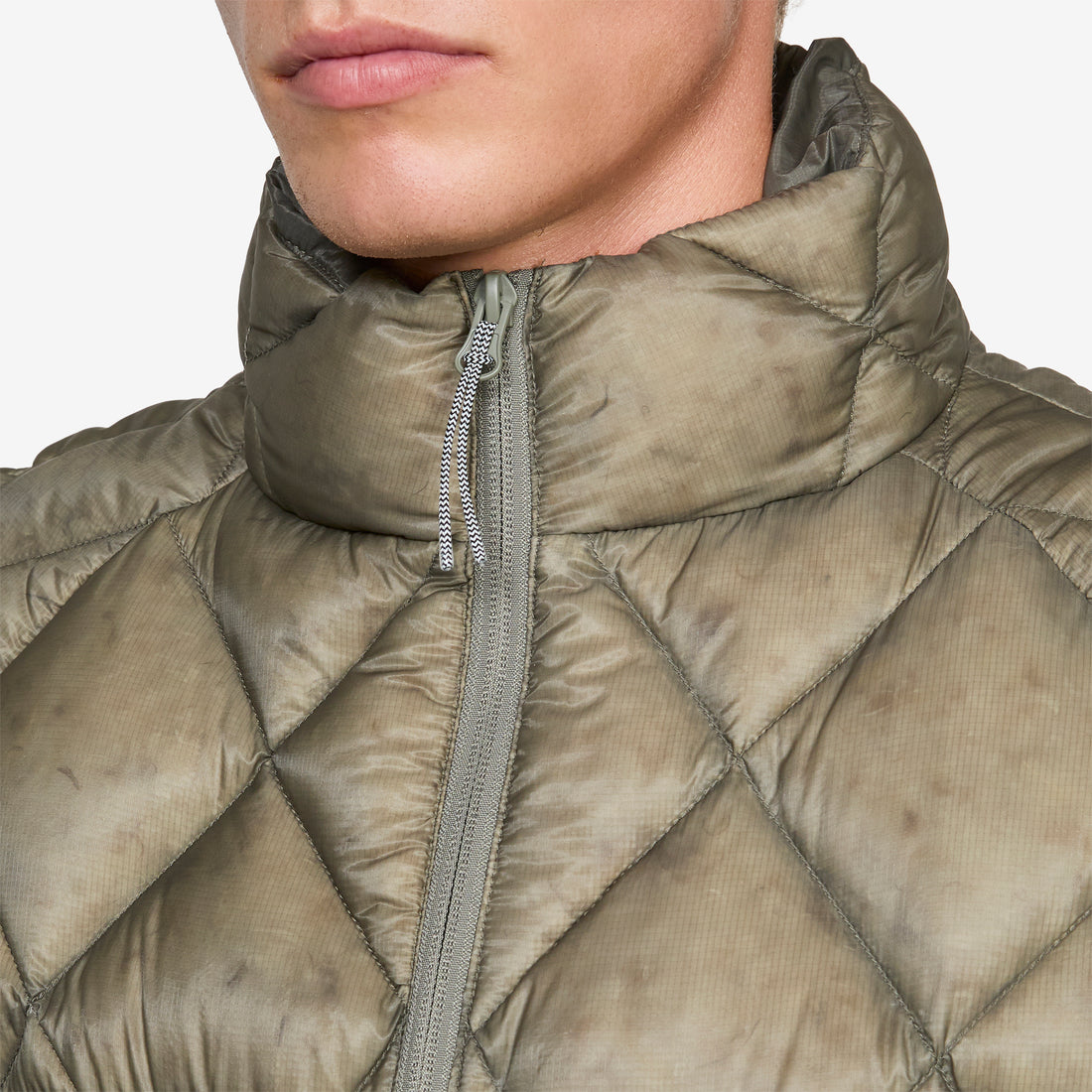 Nuna 800 Fill Power Hooded Down Jacket Sage Green Jumpers