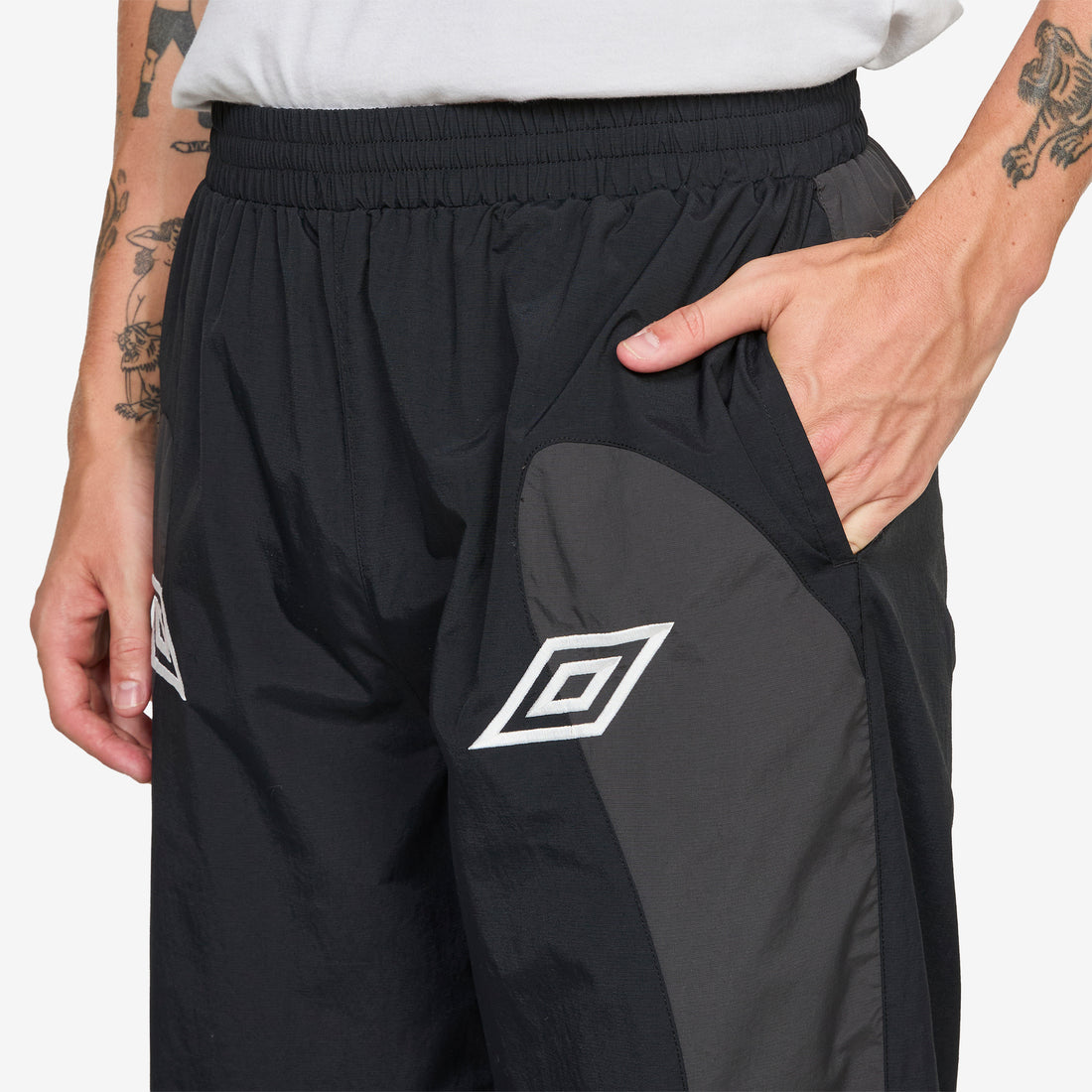 Guarding Tracksuit Pants Black | Charcoal Pants
