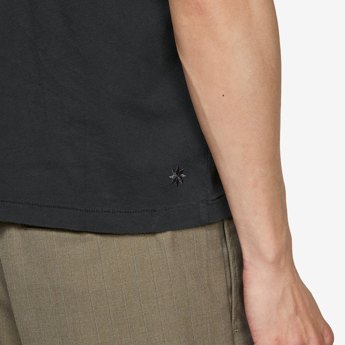 Star Tide T-Shirt Black | Red Tees