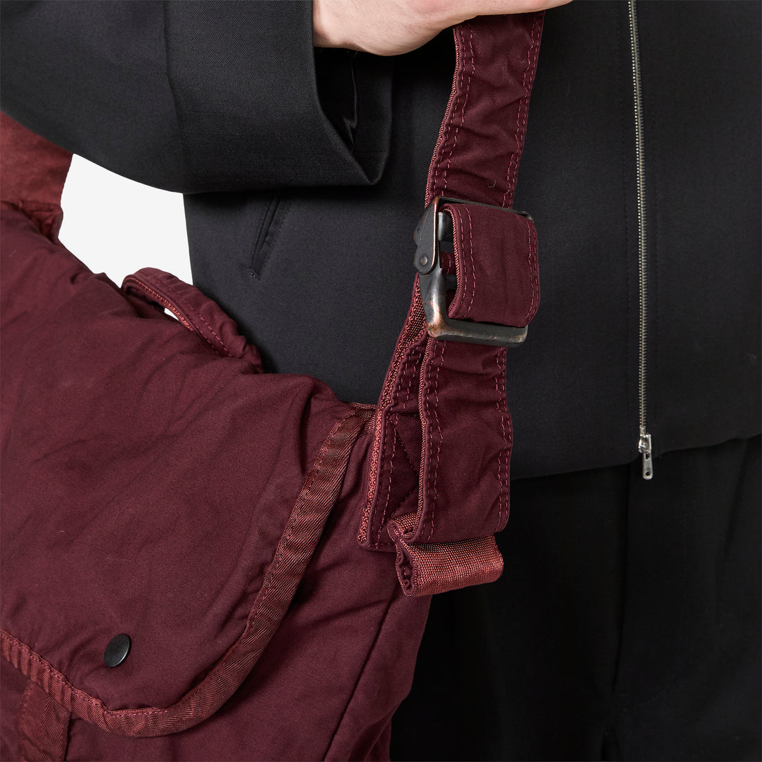 Crag Messenger Bag Burgundy (M) Bags