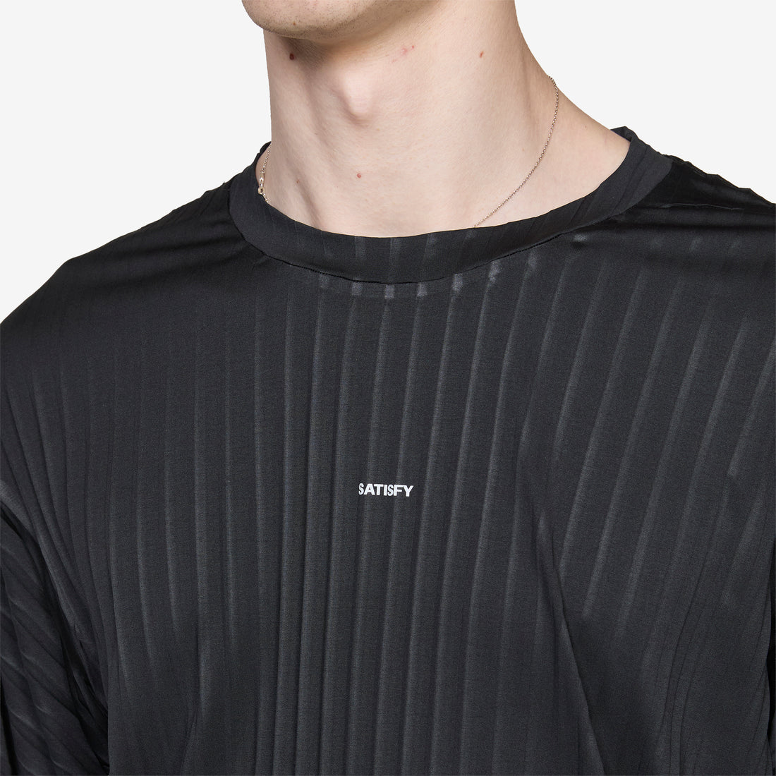 AuraLite™ Pleated Long T-Shirt Black Tees