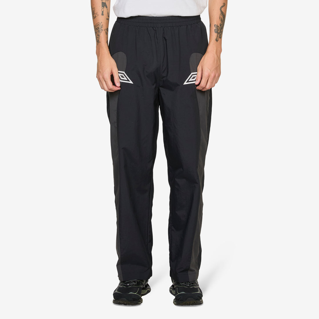 Guarding Tracksuit Pants Black | Charcoal Pants
