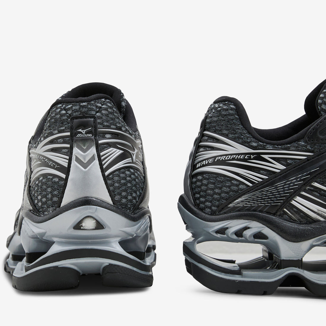 Wave Prophecy 1 Iron Gate | Silver | Black Footwear
