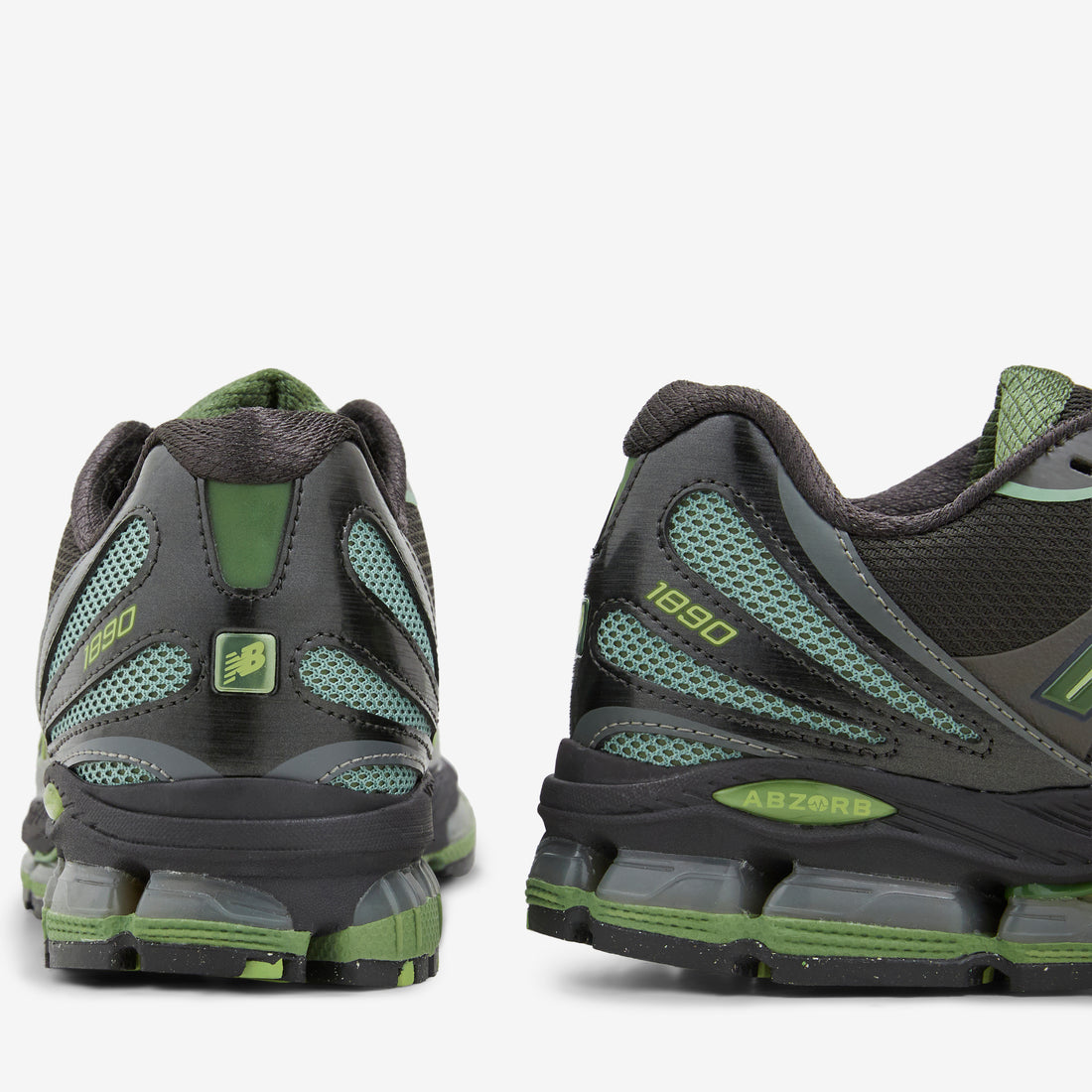 U189071H Faded Black | Utility Green Footwear