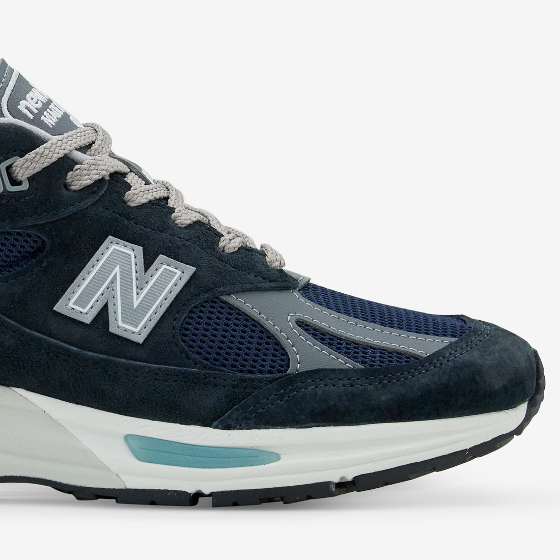 Made in UK 991v2 Dark Navy | Smoked Pearl | Silver Footwear