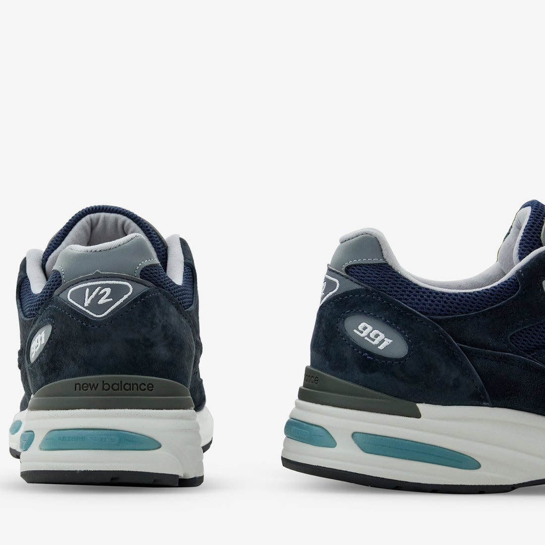 Made in UK 991v2 Dark Navy | Smoked Pearl | Silver Footwear