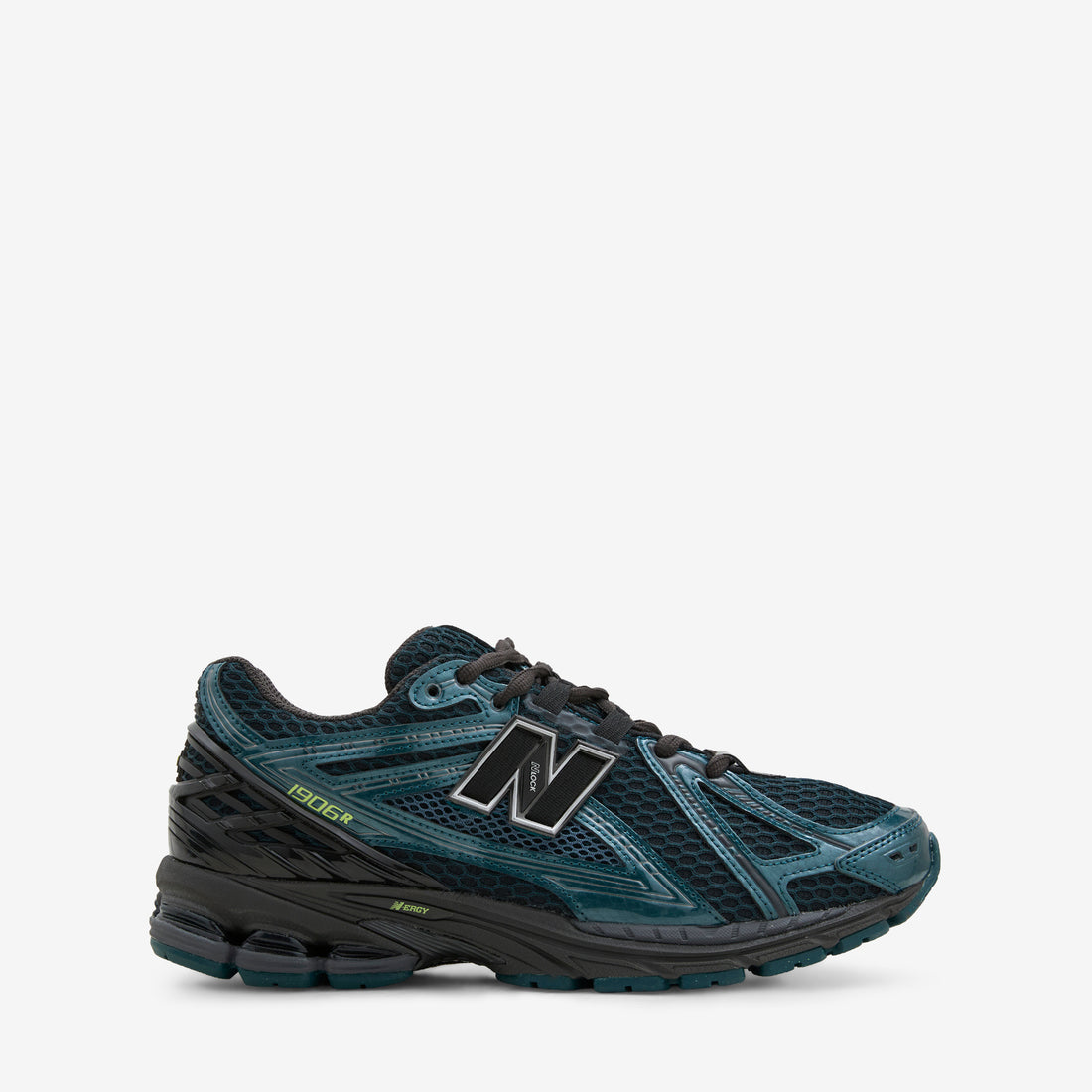 U190646S Medusa Green | Black Footwear