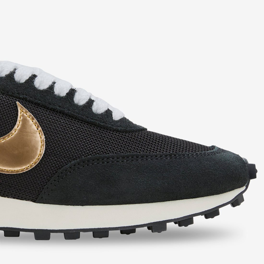 Daybreak SP Black | Metallic Gold | Black Footwear