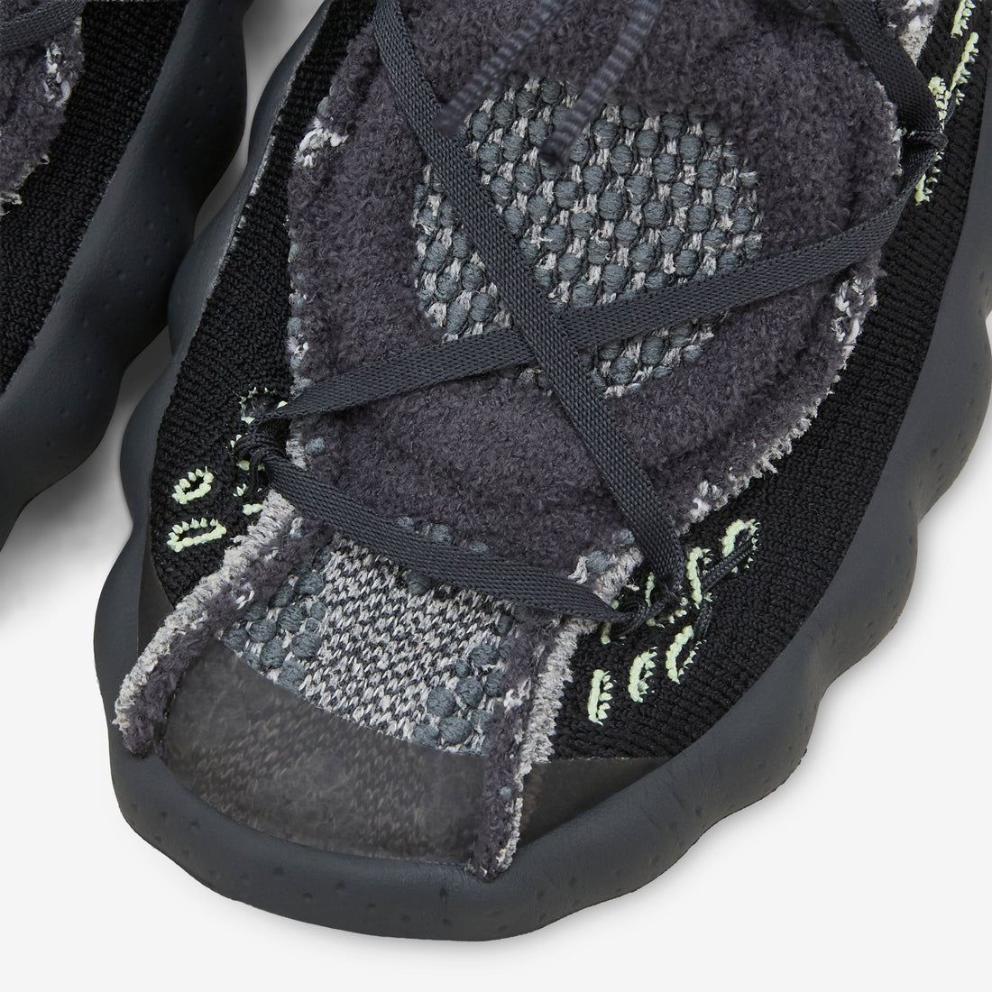 Mind 002 Flyknit Black | Dark Smoke Grey | Anthracite Footwear