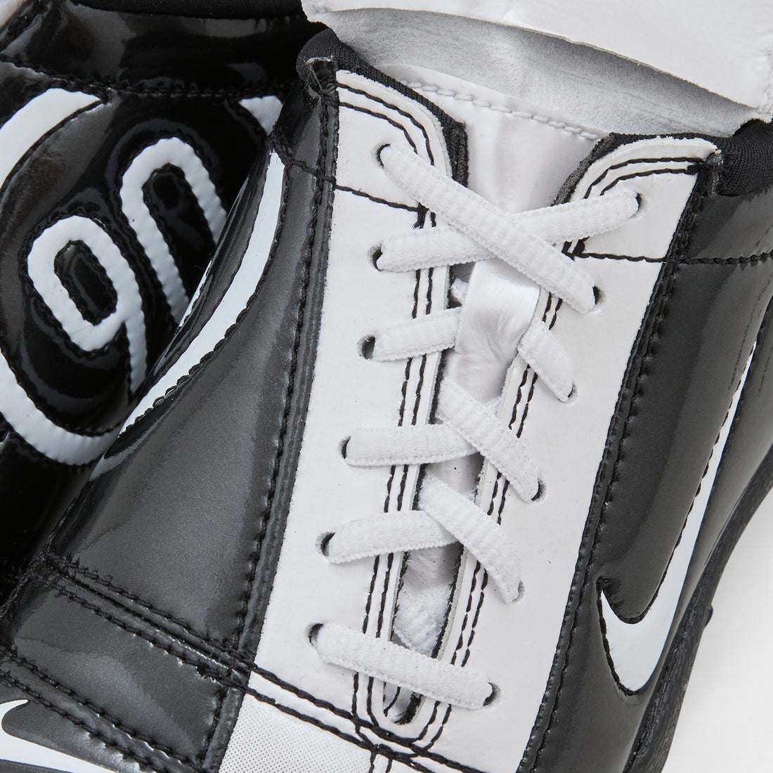 Women's Total 90 SE Black | White | University Red Footwear