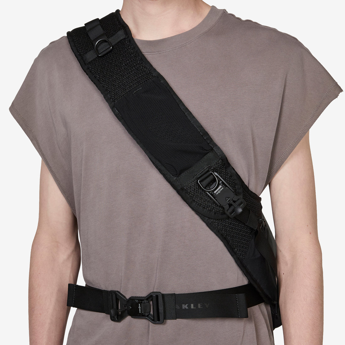 Latitude Sling Pack Blackout Bags