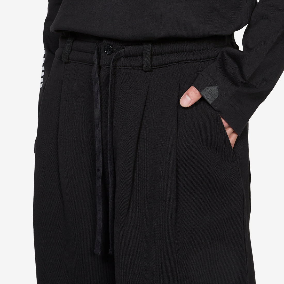 Pleated Shorts Back Pile Black Shorts