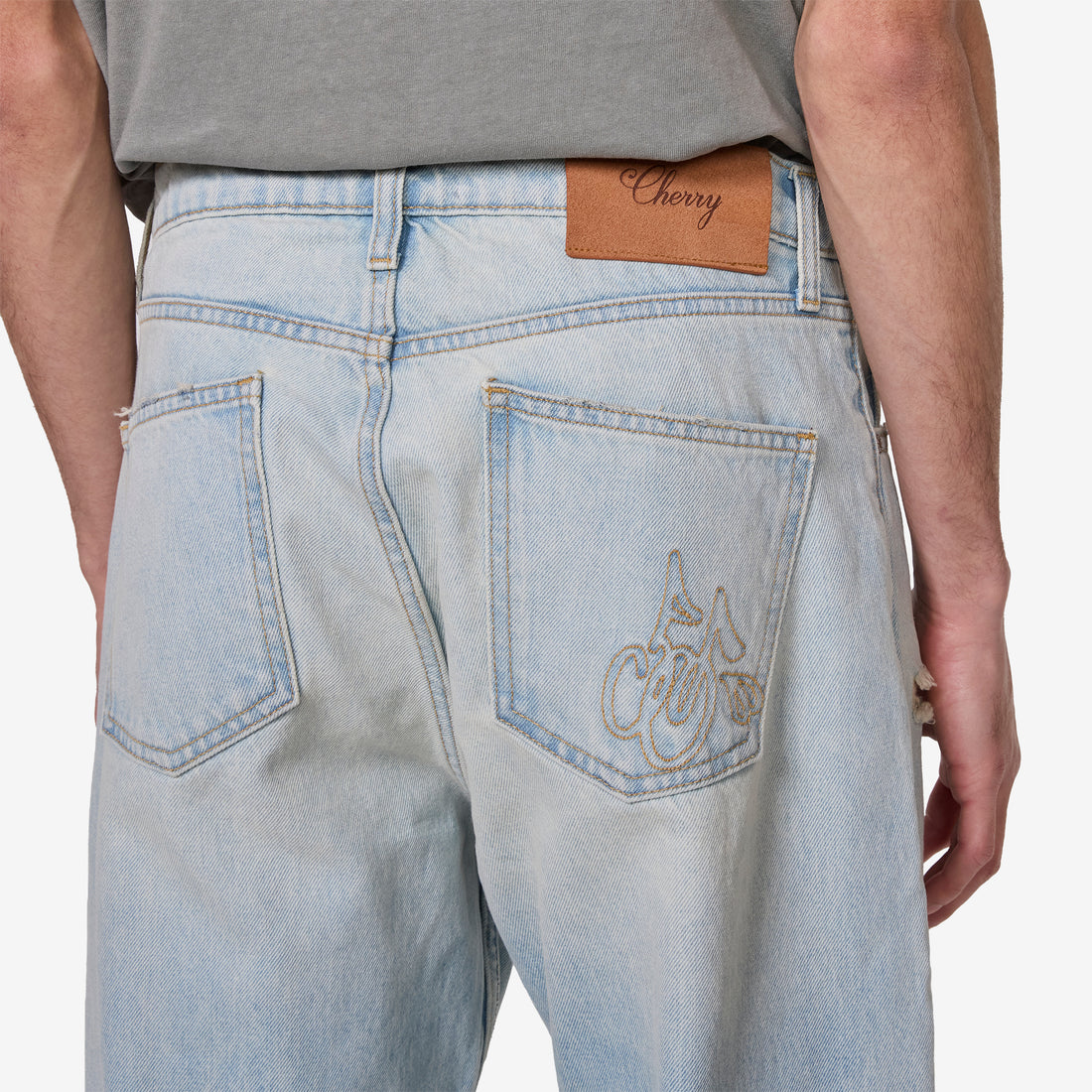 Relaxed 5 Pocket Jeans Light Wash Pants