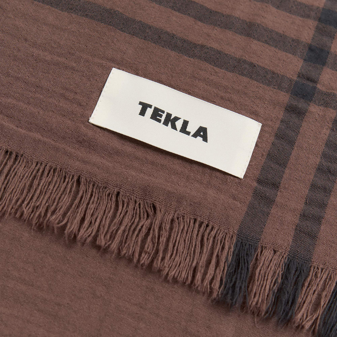 Sarong Taupe Lifestyle