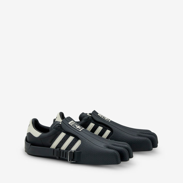 adidas gazelle silver green womens Caroline Hu x Adidas Originals Samba OG - Black