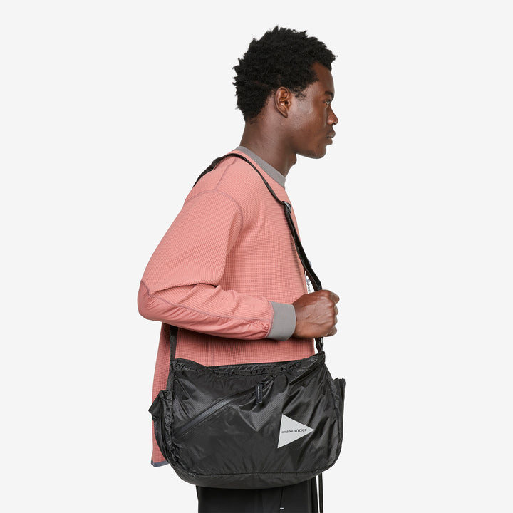 Sil Shoulder Bag Black Front