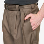 ABOVE THE CLOUDS x Pleated Work Pant Brown | Black