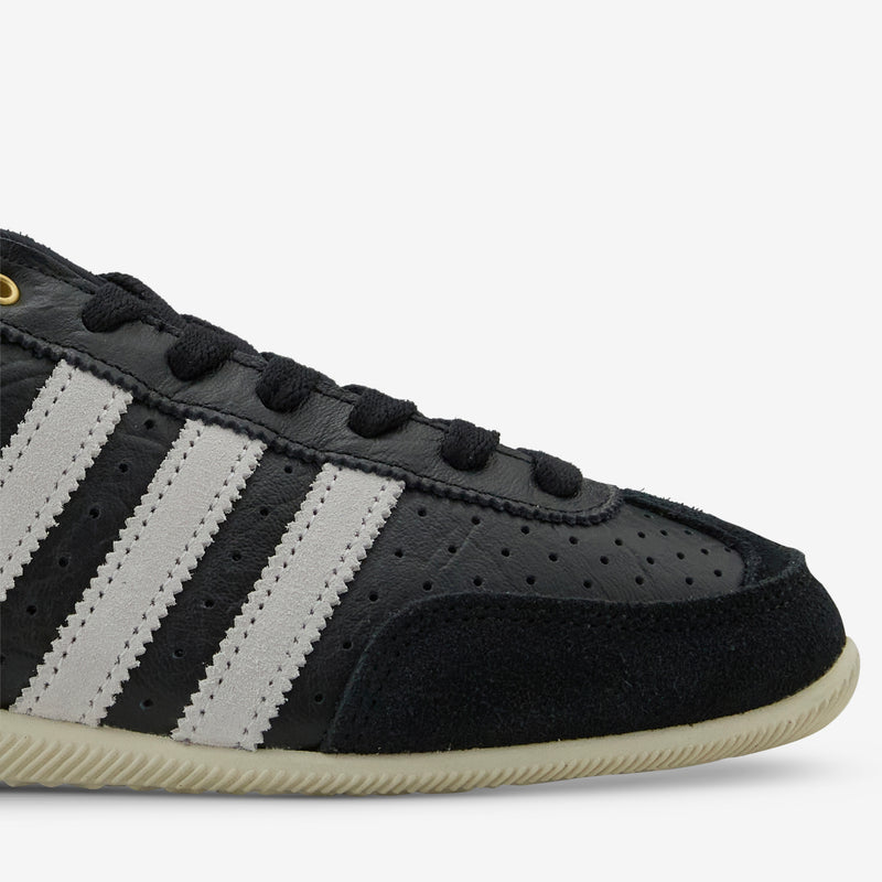 Women's Japan Core Black | Cloud White | Gold Metallic Footwear
