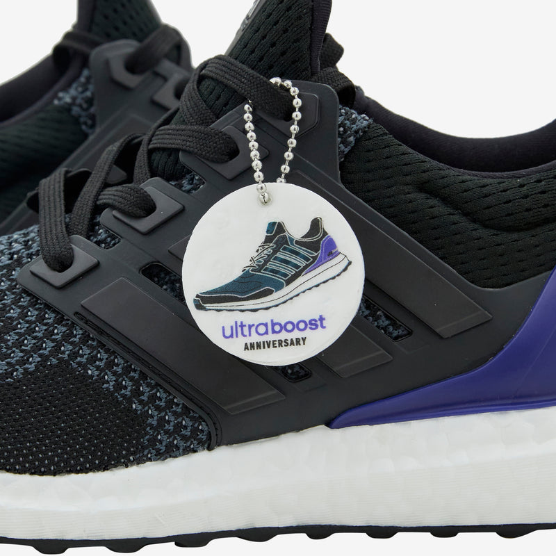 UltraBoost Core Black | Core Black | Gold Metallic Footwear