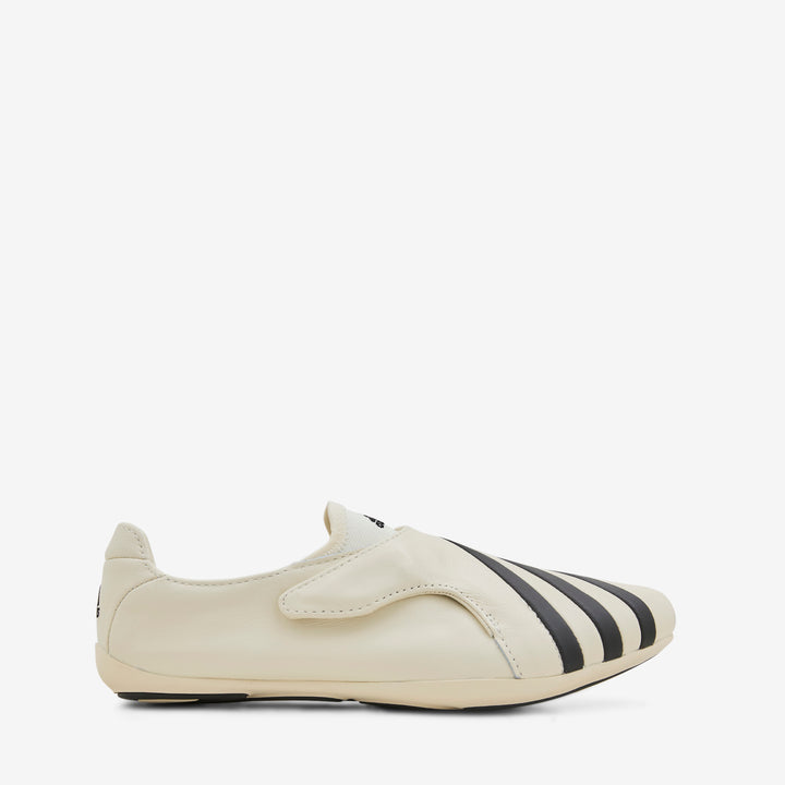 Pharrell Williams x Virginia Vario Flat Earther Chalk White | Core Black | Chalk White