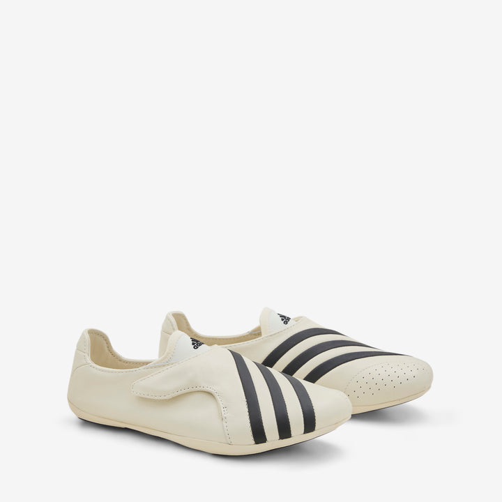 Pharrell Williams x Virginia Vario Flat Earther Chalk White | Core Black | Chalk White Front