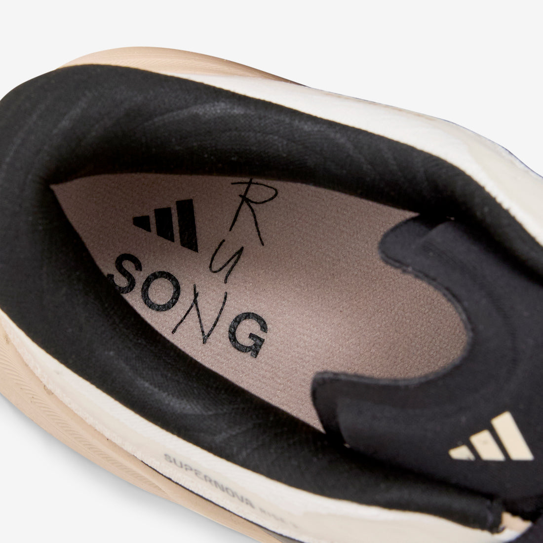 Song for the Mute x Women's Supernova Rise 3 Off White | Core Black | Onix Footwear