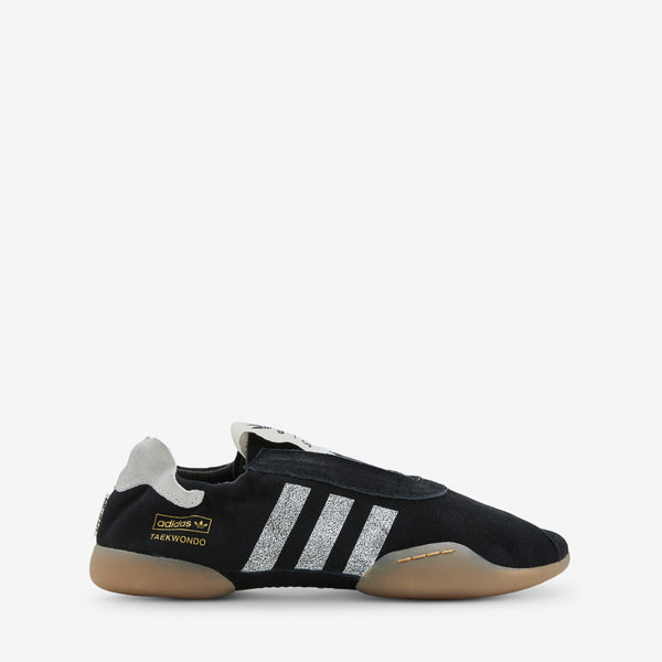 Song for the Mute x Women's Taekwondo Mei Black Footwear