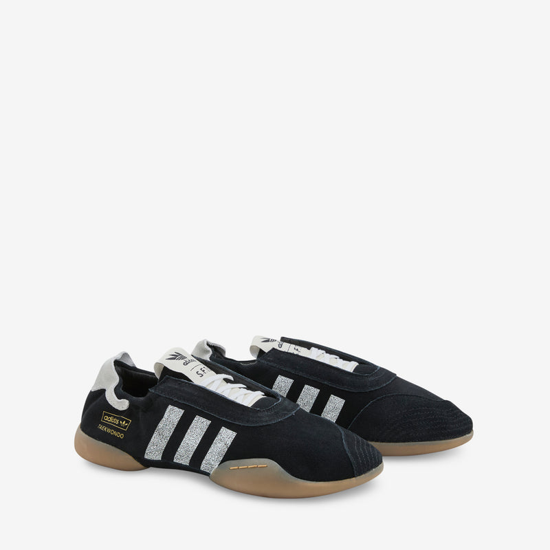 Song for the Mute x Women's Taekwondo Mei Black Footwear