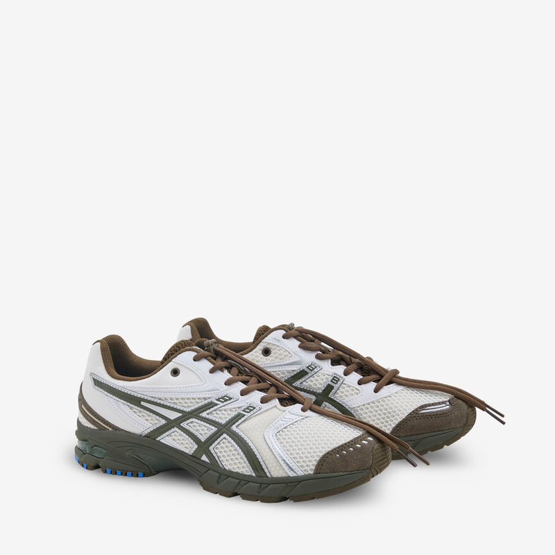 Temptation Vacation x Gel-DS Trainer 14 Cream | Olive Canvas