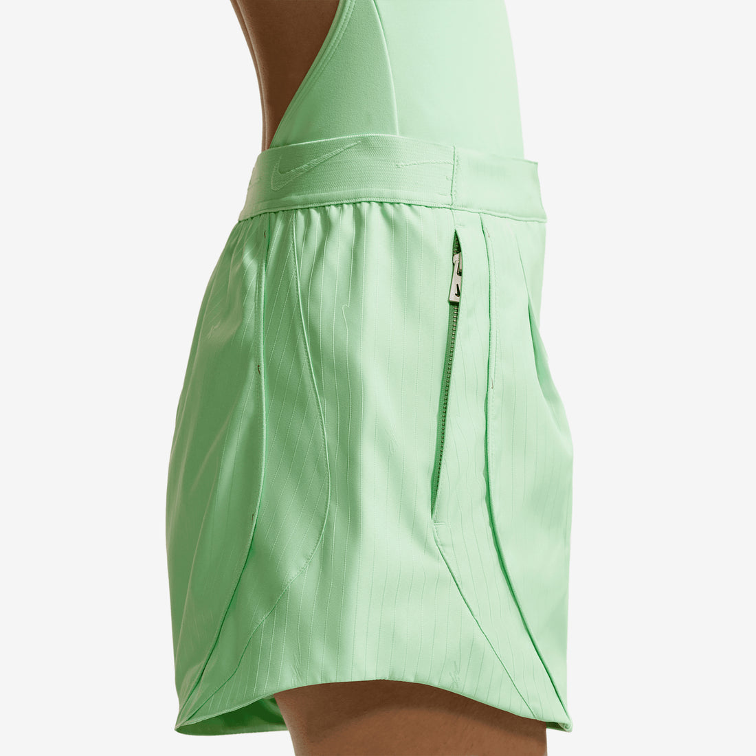 Women's Energy Woven Shorts Cucumber Calm Shorts