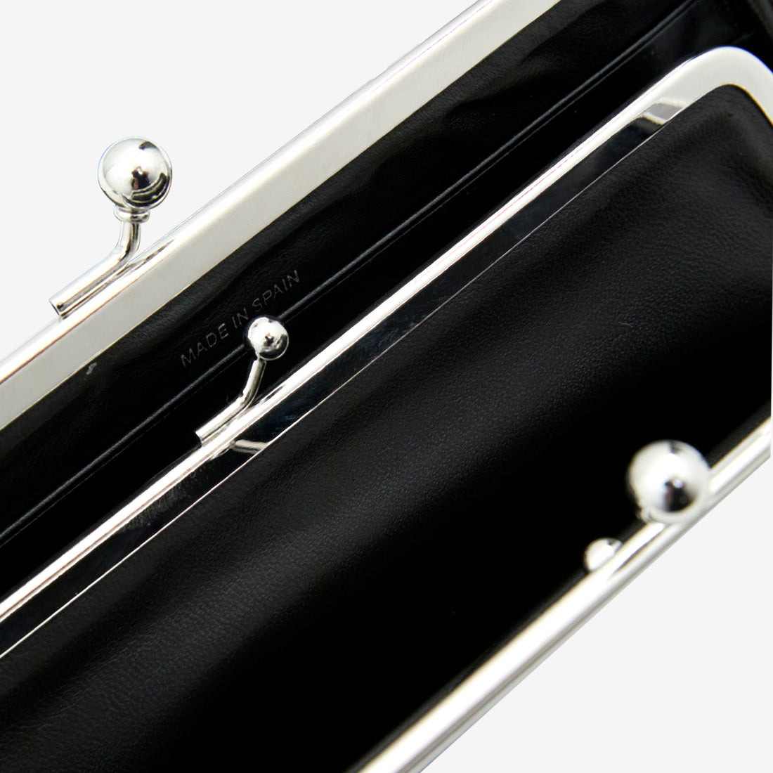 SA0303KC Kiss Clasp Wallet Black Accessories