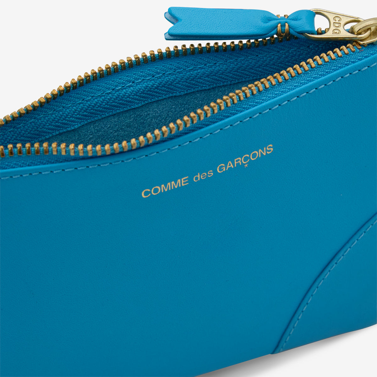 COMME des GARÇONS WALLET – Above The Clouds