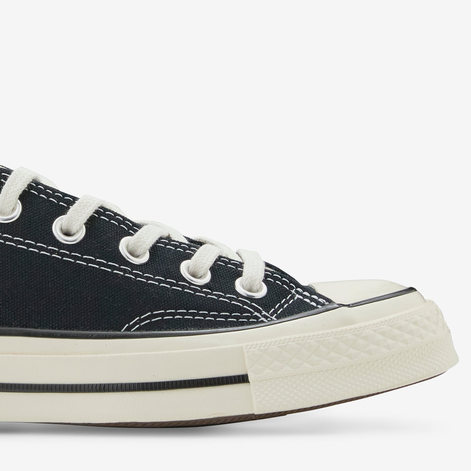 Chuck Taylor 70' Low Black – Above The Clouds