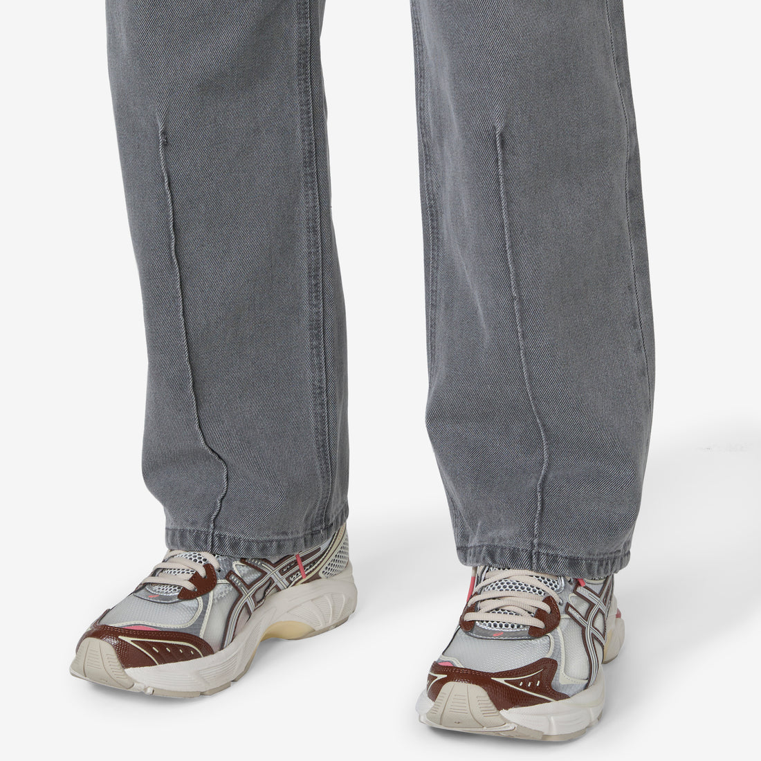 Pin Tuck Loose Fit Denim Pants Washed Grey Pants