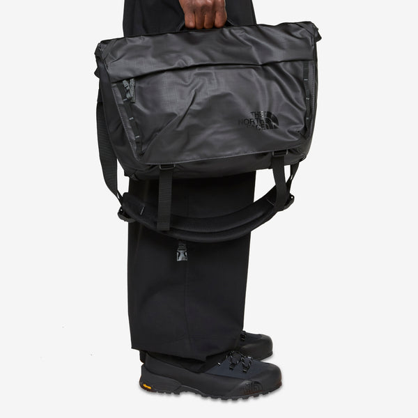 Base Camp Voyager Messenger Bag TNF Black | Asphalt Grey Bags