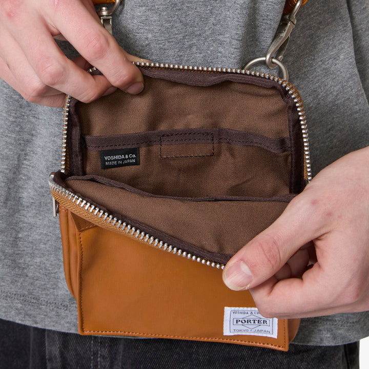 Free Style Vertical Shoulder Bag Camel