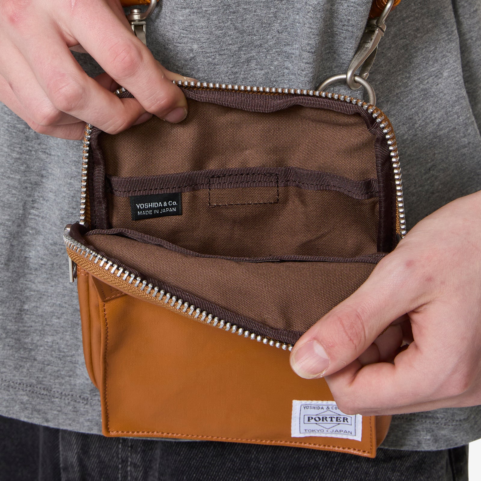 Free Style Vertical Shoulder Bag Camel – Above The Clouds