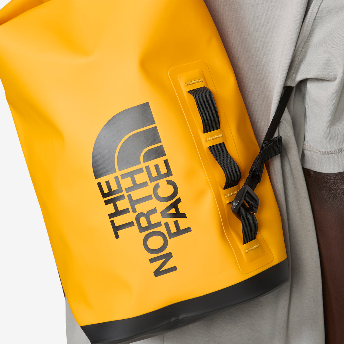 Base Camp Dry Bag 18L Summit Gold | TNF Black Bags