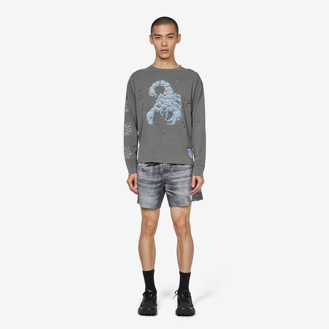 MothTech™ Long T-Shirt Faded Black Scorpion Tees