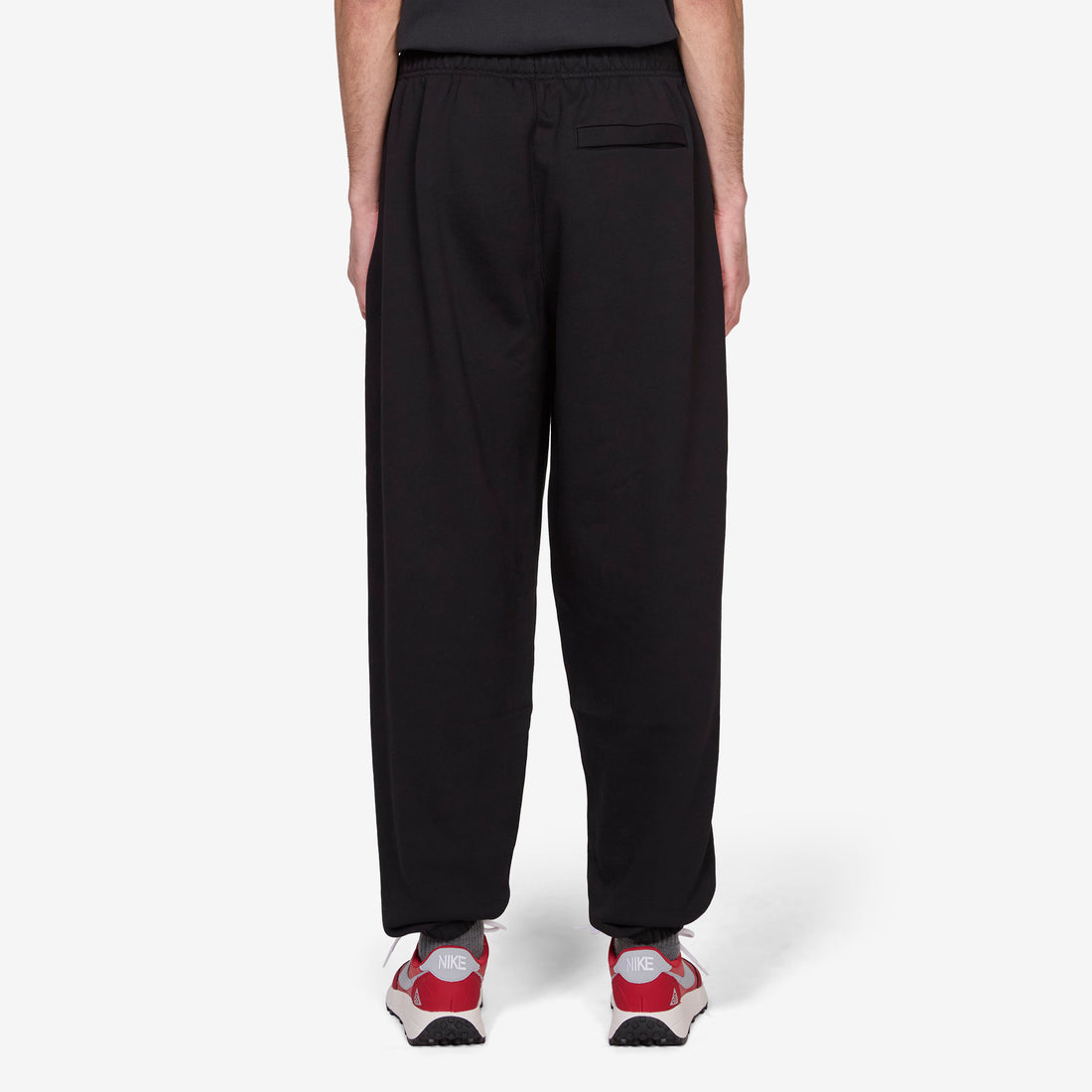 Solo Swoosh Cuffed Pants Total Black | Sail Pants