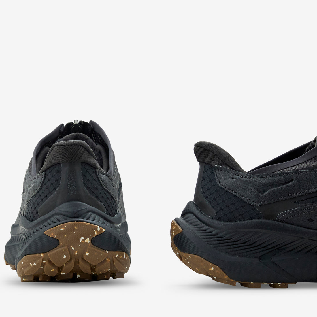 Project Transport Carbon Black | Black Footwear