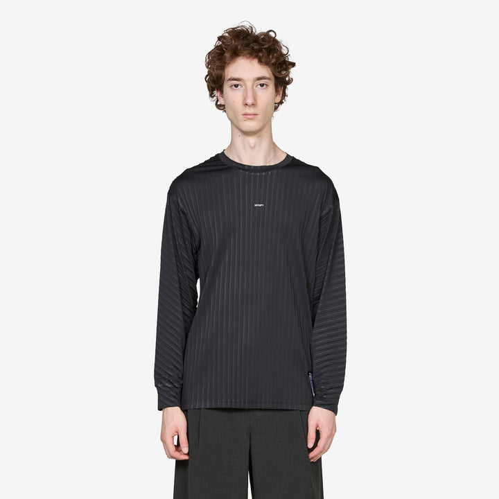 AuraLite™ Pleated Long T-Shirt Black Front