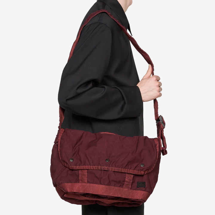 Crag Messenger Bag Burgundy (M) Front