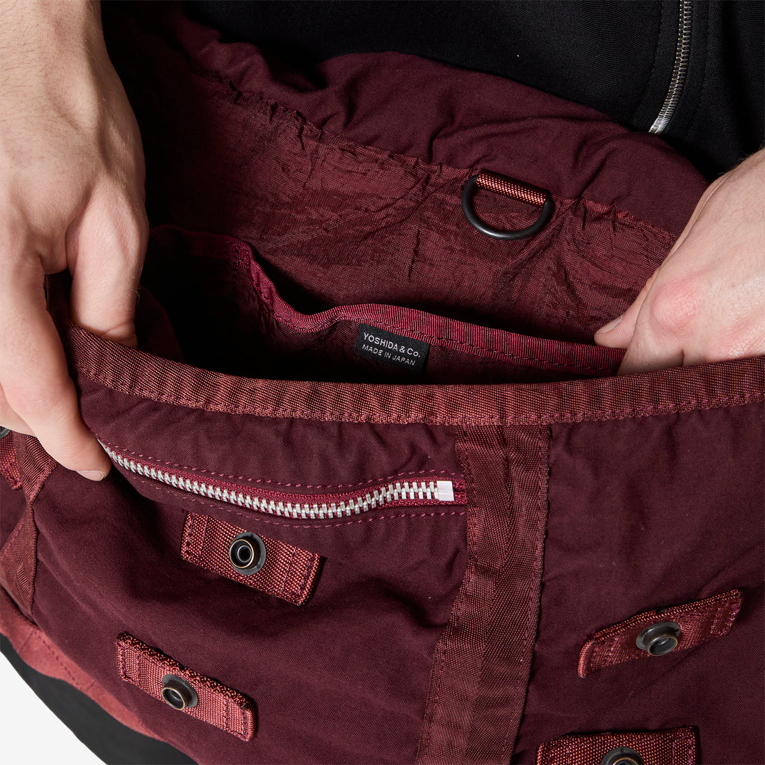 Crag Messenger Bag Burgundy (M) Bags