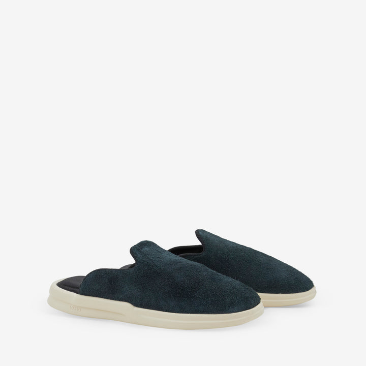 Pelli Hairy Suede Jet Black | Shortbread Front