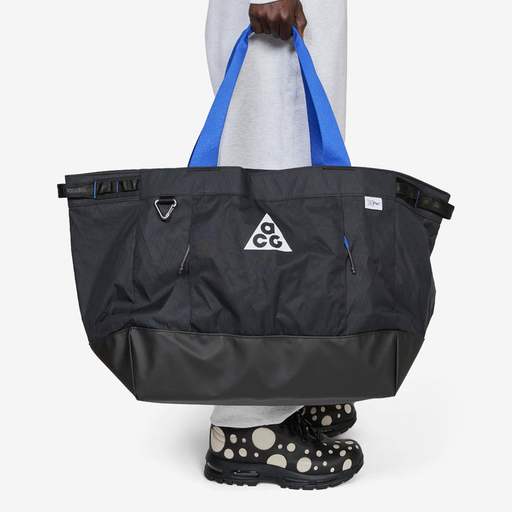 ACG Large Gear Tote Bag Black | Anthracite | Summit White Front