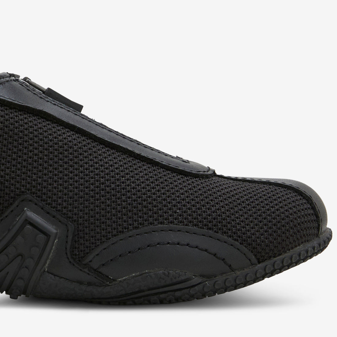 Women's Relay Fly Zip Black Footwear