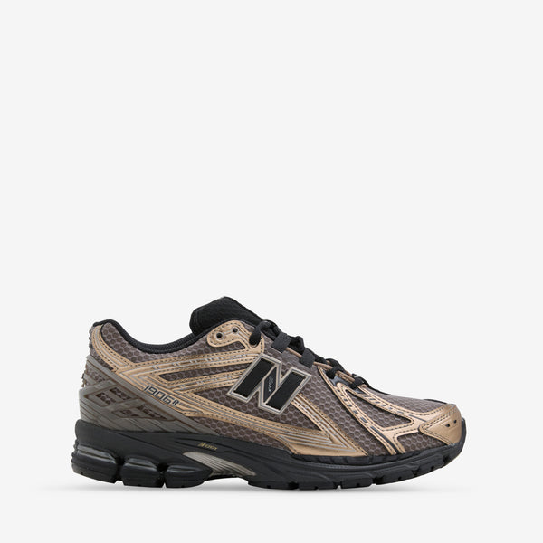 1906R Mushroom | Black | Black Metallic Footwear